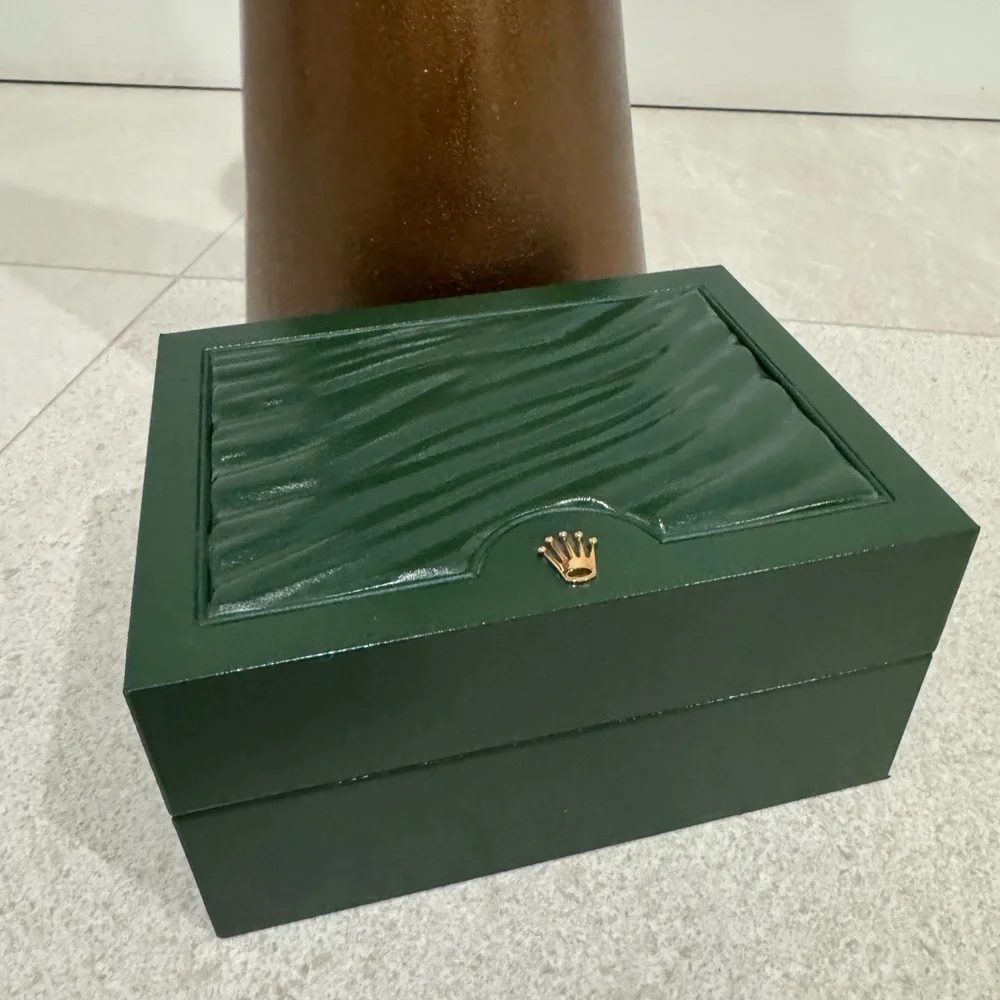 Rolex Explorer II Green and Gold Watch Box Set with Links - Picture 8 of 8